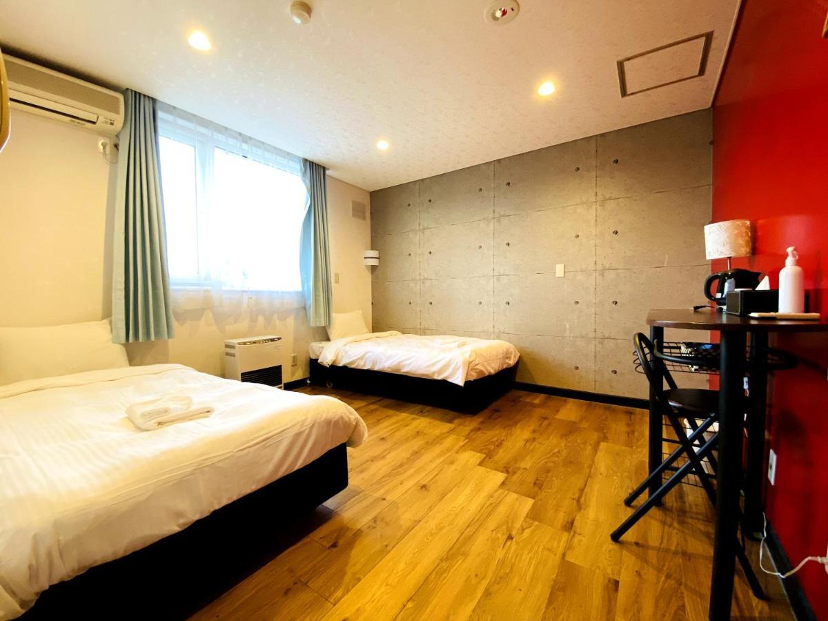Petit Hotel Melon Furano Exterior photo