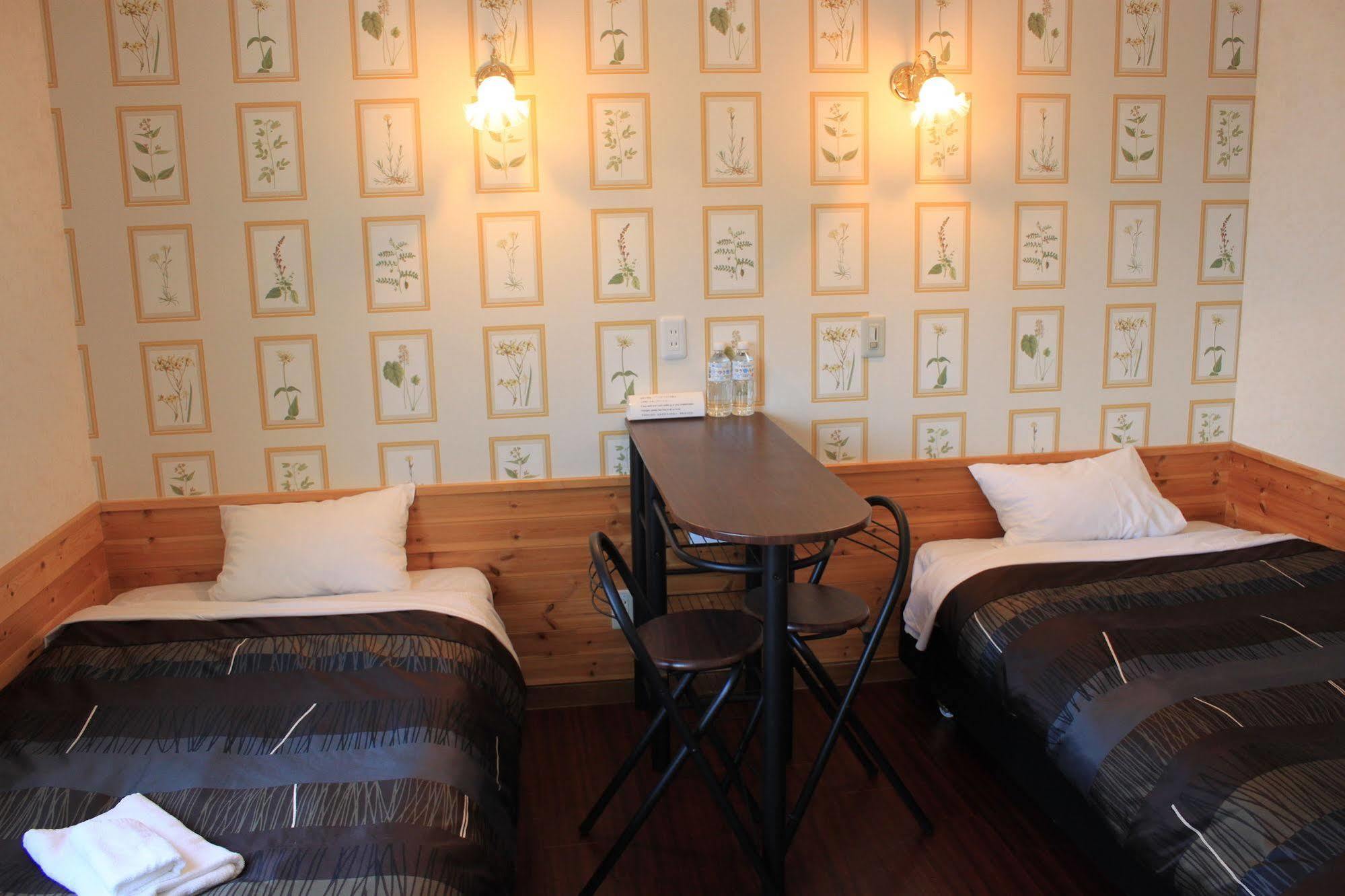 Petit Hotel Melon Furano Exterior photo