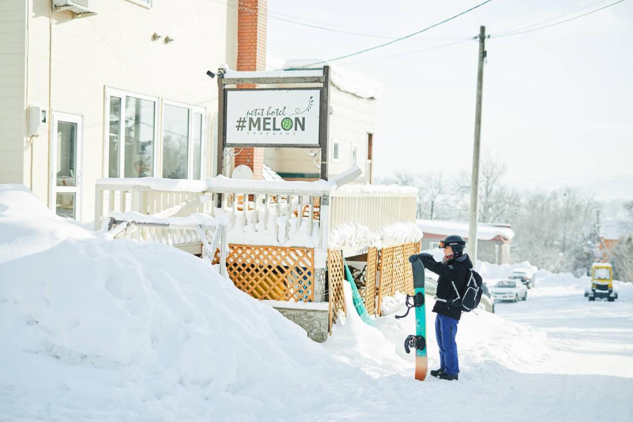 Petit Hotel Melon Furano Exterior photo